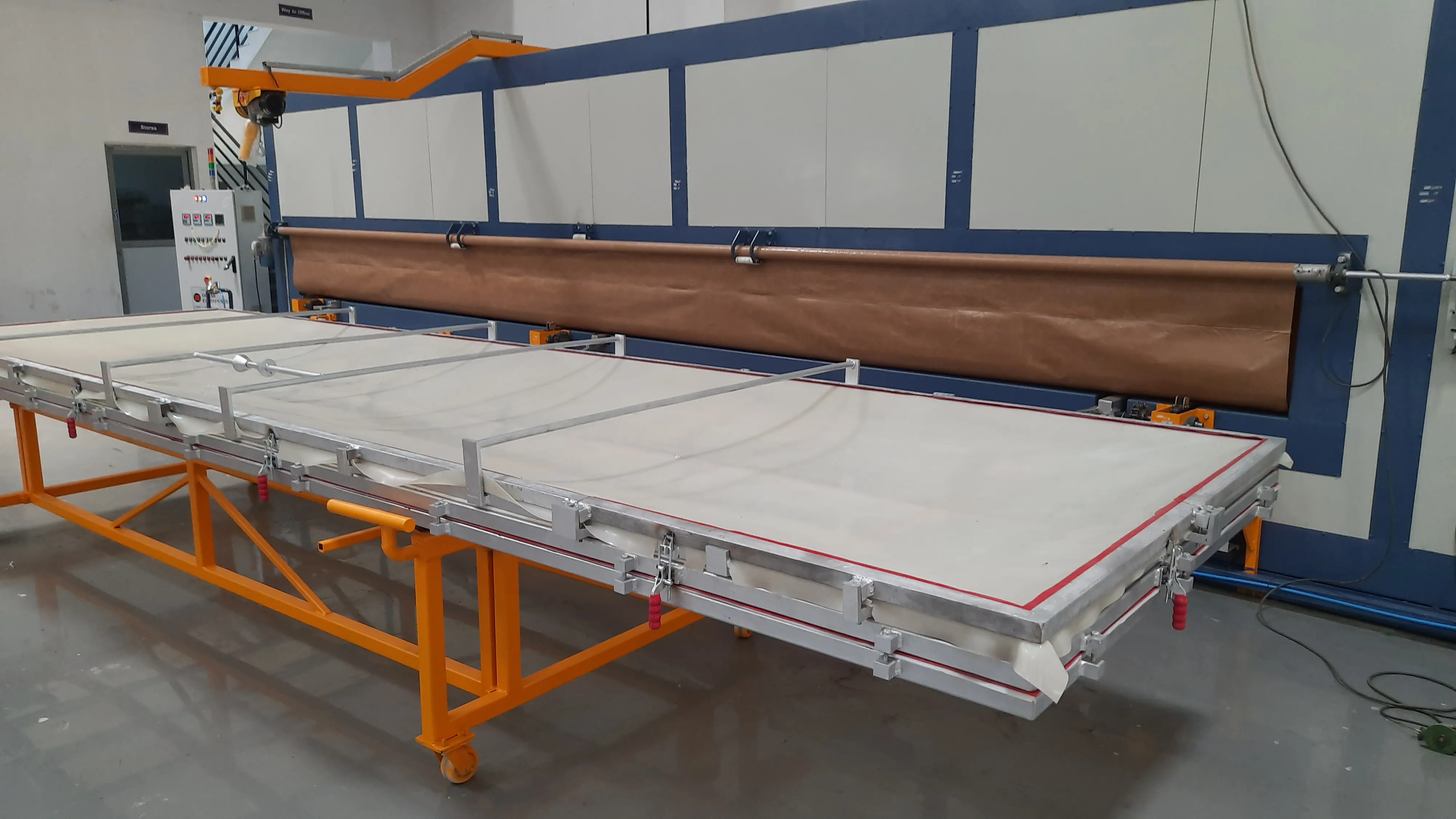 Membrane fixture with trolley